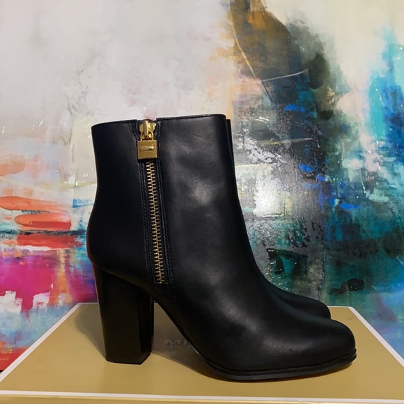 Michael Kors Margaret Bootie - Picture 3 of 6